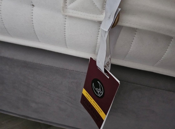 Image 1 of Vispring Lana Boxspring 180x210 - Suede - Limited Edition