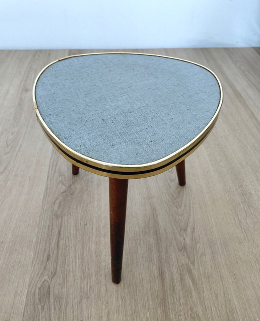 Table d'appoint des années 1950.