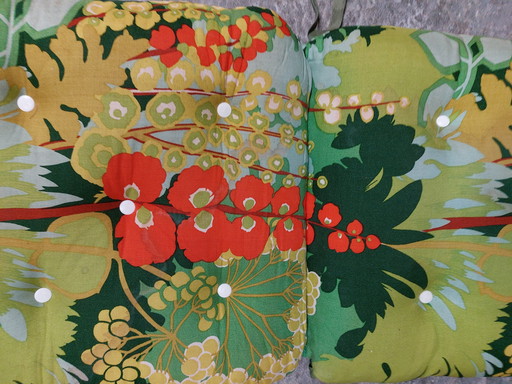 2 x Vintage cushions
