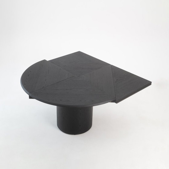 Image 1 of Table transformable ronde/carrée en chêne noir style Bauhaus