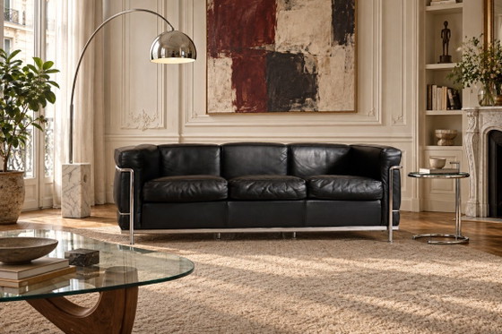 Divano tre posti Cassina LC2 di Charlotte Perriand e Le Corbusier, anni '80, Divani 3 posti, Pelle, Argentato (foto 16 di 16)
