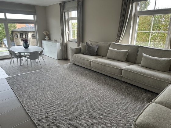 Image 1 of 2 Fast neue Teppiche