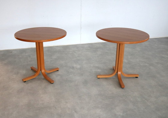 Image 1 of Vintage round dining table