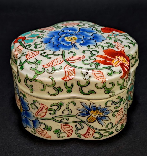 Scatola cinese in porcellana policroma – Jingdezhen – 中国景德镇制 – 1960 – Oggetti decorativi, Porcelain (photo 6 of 10)