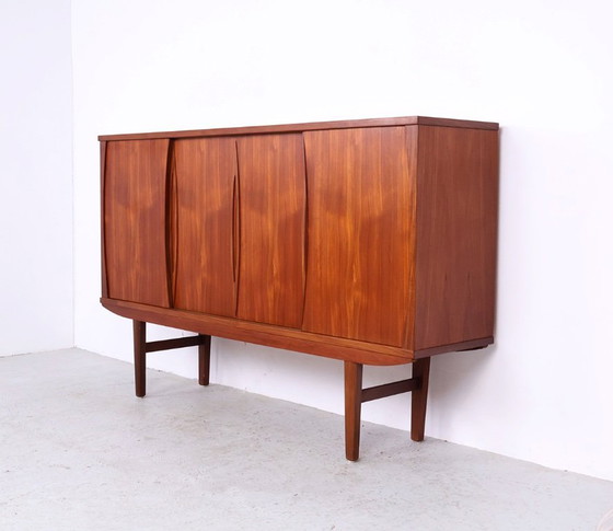 Image 1 of Vintage hoog teak dressoir met 4 schuifdeuren, 1960s