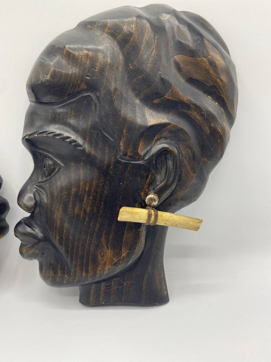 Pair of carved wall profiles signed Jan Bar – Ebony wood – Man and woman face to face – African art (photo 2 of 5)