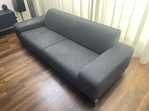 Canapé trois places moderne bas couleur anthracite