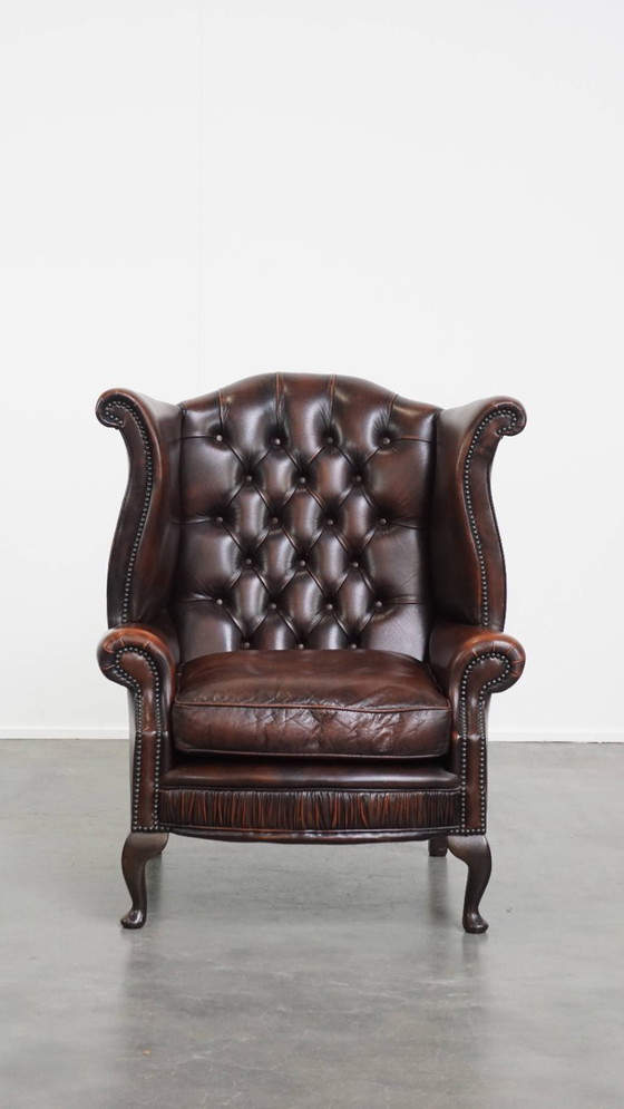 Image 1 of Bruine rundleren chesterfield oorfauteuil