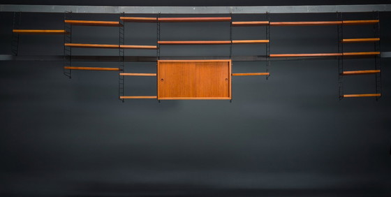 Image 1 of Modulaire wandplank in teak van Nils Strinning voor String, 1960, set van 29