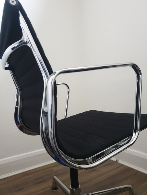 Eames Aluminium EA 103/101/104 Chair