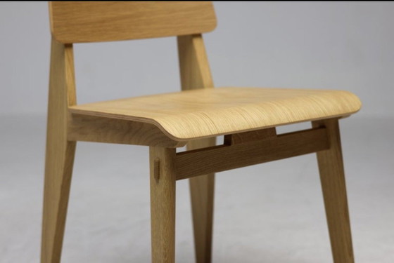 Image 1 of Chaise longue Vitra Jean Prouvé, totalmente de madera de roble natural: artesanía atemporal en roble macizo.