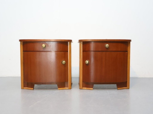 Ensemble de tables de chevet vintage en acajou avec poignées en laiton