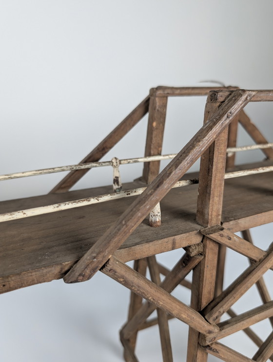 Image 1 of Modèle en bois et en fer du pont de la rivière Kwai, années 1950