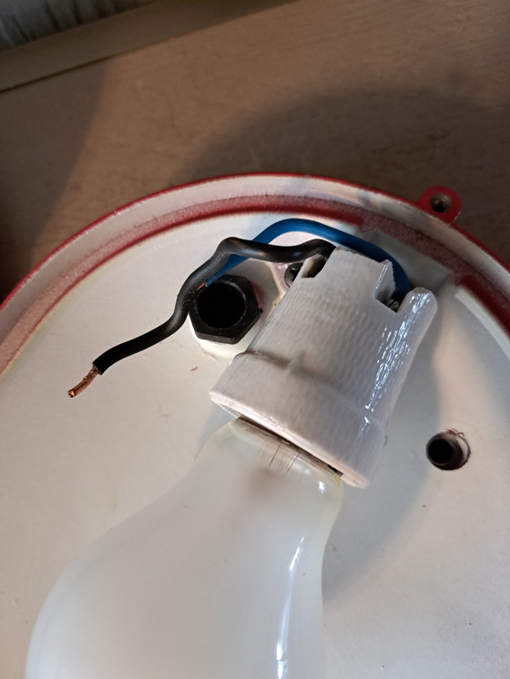 Image 1 of Rote Industriewandlampe aus den 80er Jahren