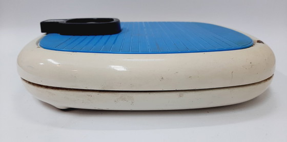 Image 1 of Vintage analog mechanical personal weighing scale "LUNA 3" 