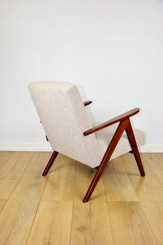 Image 1 of Poltrona vintage B-310 VAR in bouclé beige e legno scuro strutturale, anni '70 - 2 pezzi disponibili