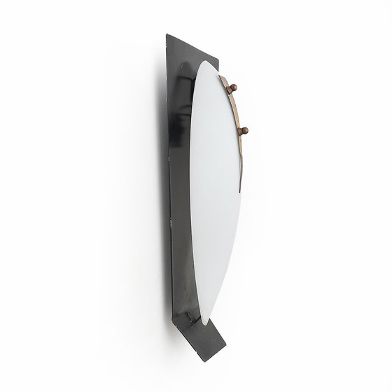 Image 1 of Coppia di lampade da parete in vetro opalino e ottone, anni '50