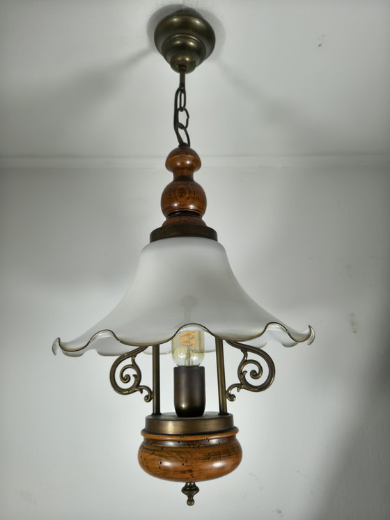 Image 1 of Lampada a sospensione vintage con paralume in vetro opalino, anni '70/'80