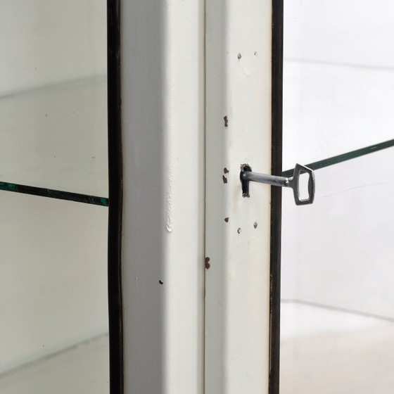 Armoire médicale vintage, années 1970 – Vitrines, Glass, Metal (photo 7 of 9)