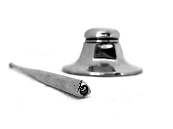 Image 1 of Inktpot van Art Deco, design uit de jaren '30, met een bijpassend elegant potlood.