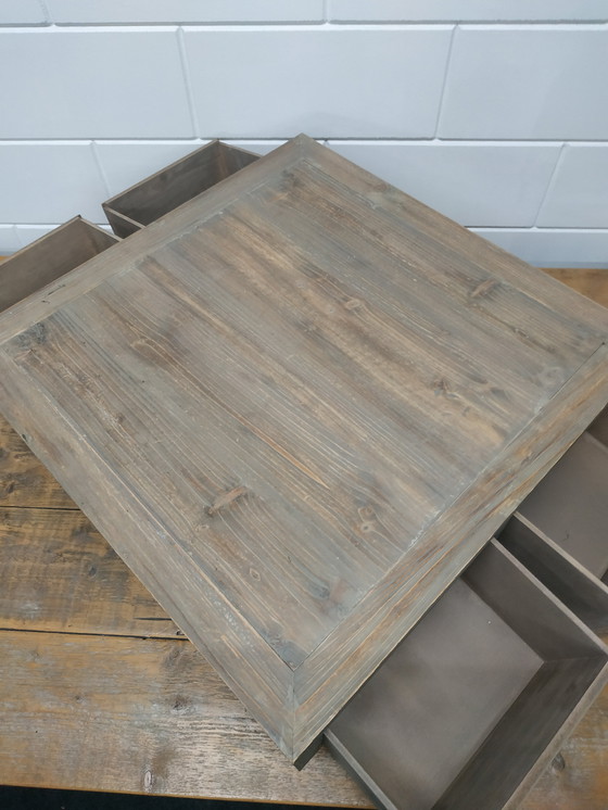 Image 1 of Table basse mobile industrielle ou table basse végétale avec 4 tiroirs