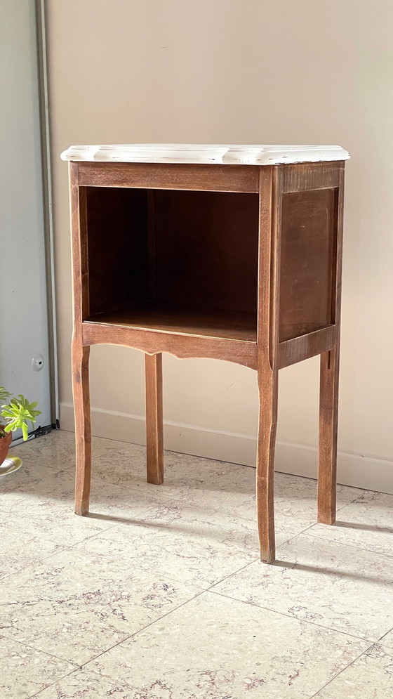 Image 1 of Vintage wit houten nachtkastje