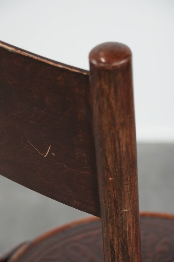 Image 1 of Sedia da bistrot Cosmos in legno vintage e senza tempo con splendidi intagli