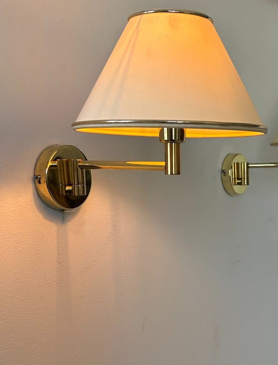 Image 1 of Coppia di applique regolabili vintage, ottone e tessuto beige, Francia 1970