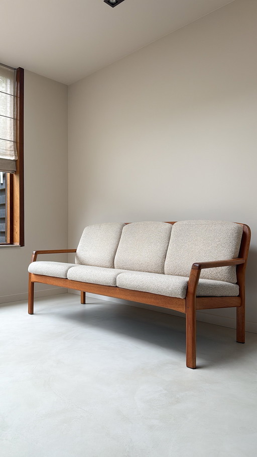 Vintage teak wooden bench from Dyrlund