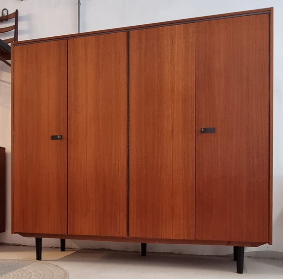 Armoire Mid Century – Wood (photo 2 of 23)
