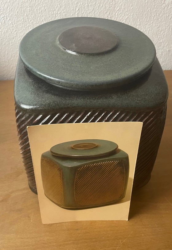 Image 1 of Vaso con coperchio, gres, Martin Goedersmann