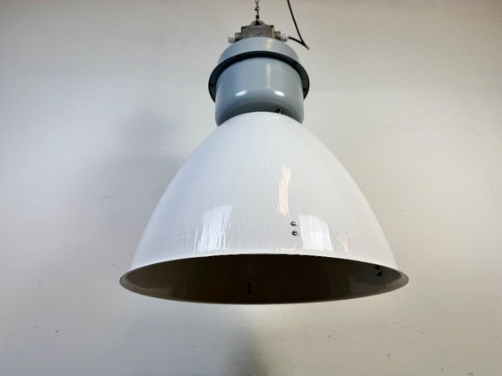 Image 1 of Grande lampe industrielle en émail blanc d'Elektrosvit, années 1990