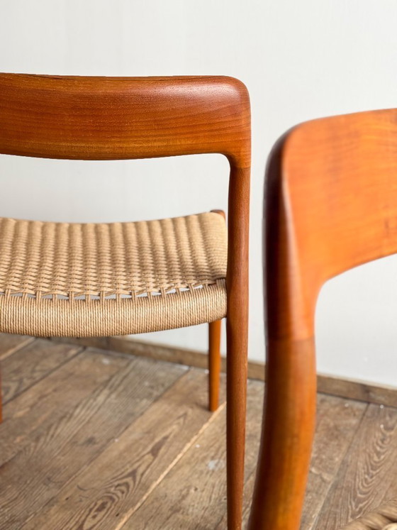 Image 1 of Set van 4 eetkamerstoelen in mid-century stijl van Niels O. Møller voor J.L. Mollers, model 75