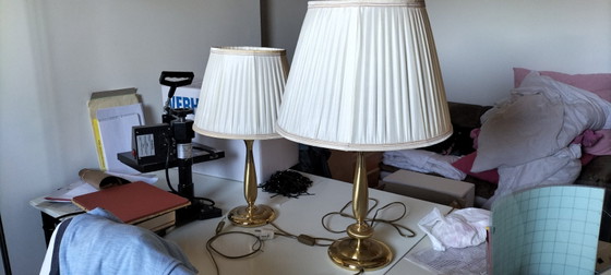 Classic table lamps, brass legs, white/beige shade (photo 3 of 5)