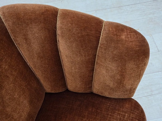 Image 1 of Anni '60, sedia curva danese, rivestimento in velluto marrone.