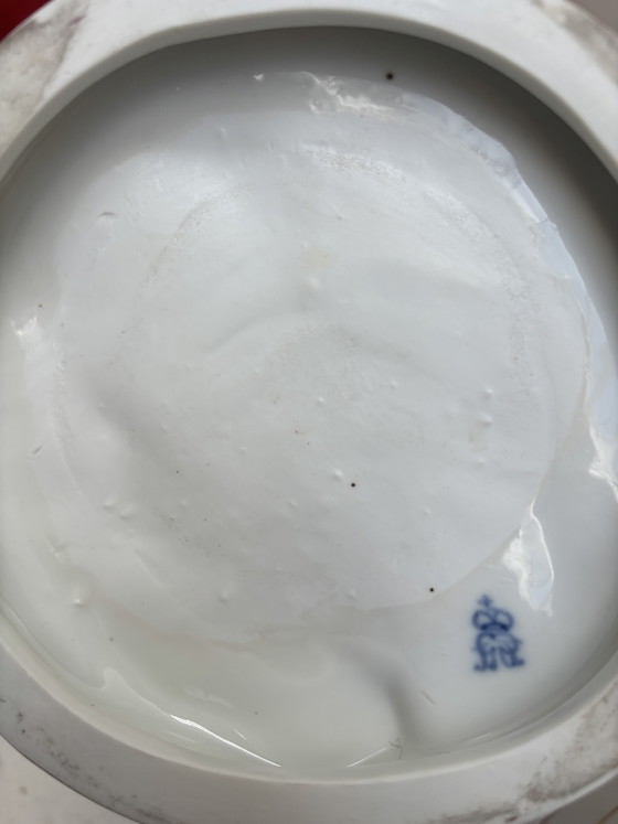 Image 1 of Statue en porcelaine d'une femme au bain