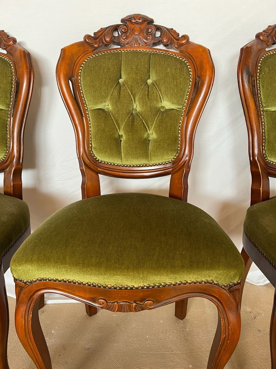 4 Chesterfield Baroque Dining Chairs – Velvet, Wood (photo 2 of 6)