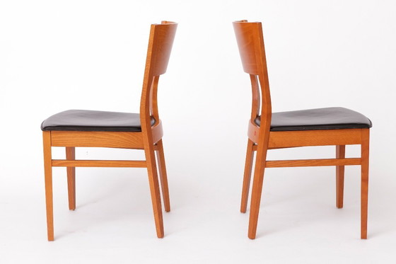 Image 1 of Set di 4 sedie italiane di DAL1923, anni '80, legno di olmo, similpelle nera