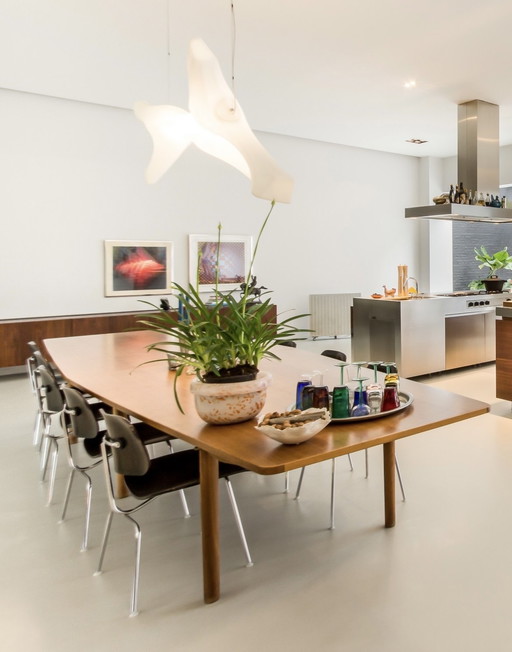 Herman Miller Eames Esszimmerstuhl aus geformtem Sperrholz mit Metallgestell (DCM)