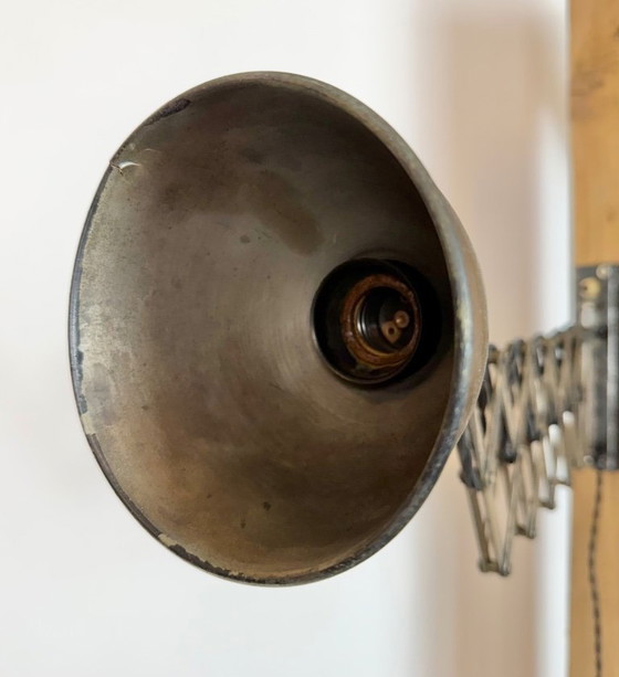 Image 1 of Industriële zwarte schaarwandlamp, jaren 1950