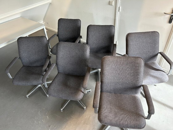 Image 1 of Artifort Design Stühle – Industriell & Zeitlos – erhältlich im 2er-Pack, 6 Stück verfügbar