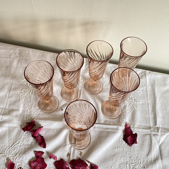 Image 1 of Set di 6 bicchieri da champagne rosa Vintage Tableware Rosaline Luminarc Francia