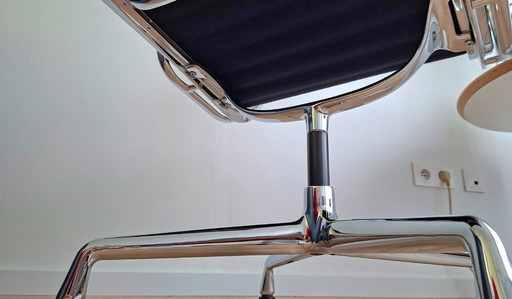 Vitra Eames 107 new!