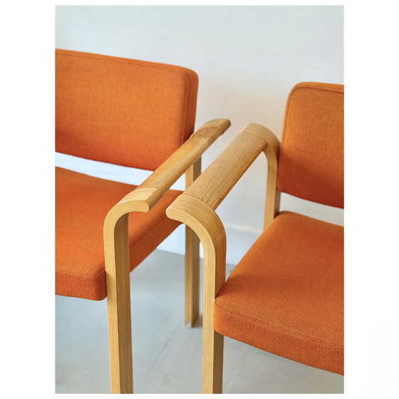 Image 1 of Juego de 2 sillas Magnus Olesen naranjas, Dinamarca, años 70 