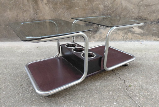 Mesa de centro con diseño de los años 70