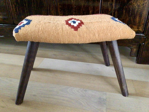 Pouf vintage rivestito in tessuto Kilim