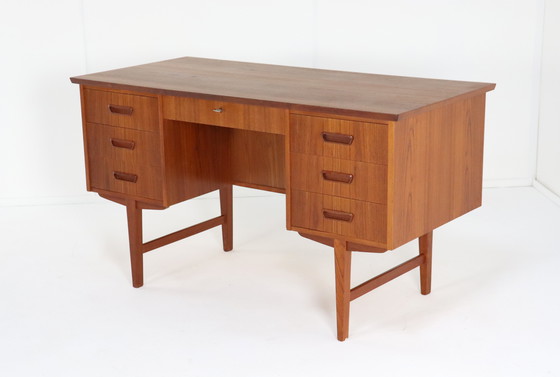 Image 1 of Bureau danois Vintage 'Stae'