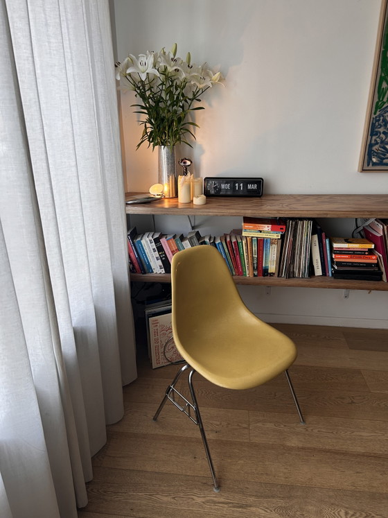 Image 1 of Set van 3 originele jaren 60 Fiberglass DSS Eames chairs