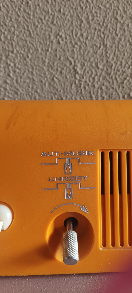 Image 1 of Radio-réveil vintage Nordmende – Double cadran – Style futuriste – Années 60/70