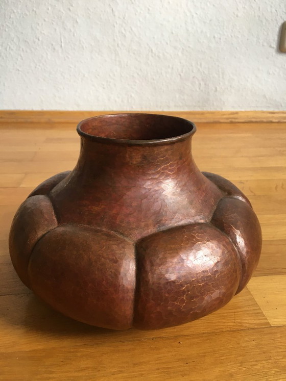 Image 1 of Jarrón hecho de cobre martillado